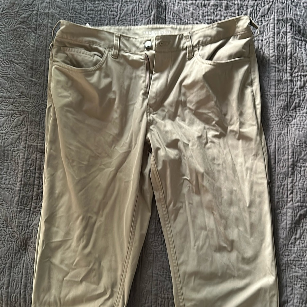 Perry Ellis Motion Pants